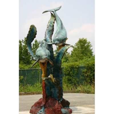 Záhradní bronzova socha - Dva delfini plovouci s rybami