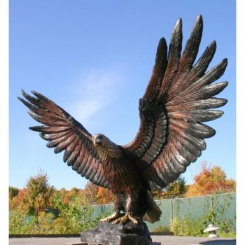 Záhradní bronzová socha - Obrovský monumentálni orel