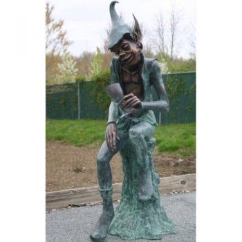 Záhradní bronzová socha - Skřítek se sklenkou vína