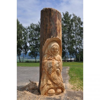 Zahradní dřevěná socha - Dřevěná babička kořenářka