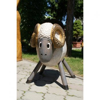 Malý dřevěný beran