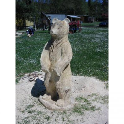 Zahradní dřevéná socha- Dřevěný stojící medvěd