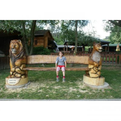 Zahradní dřevěná socha- Lví dřevěná lavička