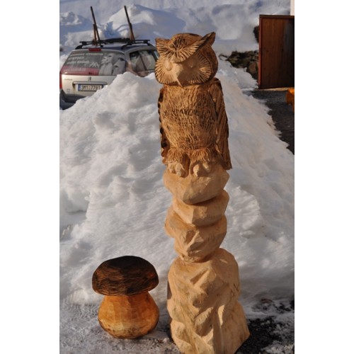 zahradni-drevena-socha-soska-sova-na-skale-2