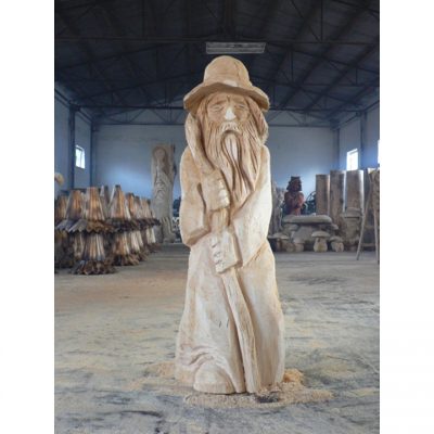 Zahradní dřevěná socha- Starý dřevěný poustevník