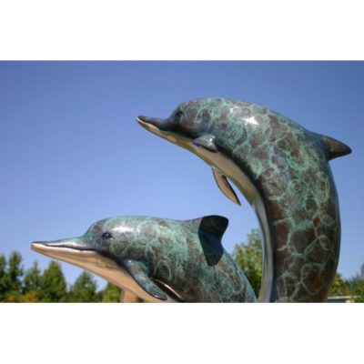 Dva skákající delfíni