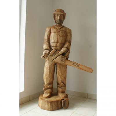 Zahradní dřevěná socha - Řezbař