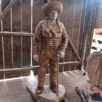 Dřevěná socha Jánošíka